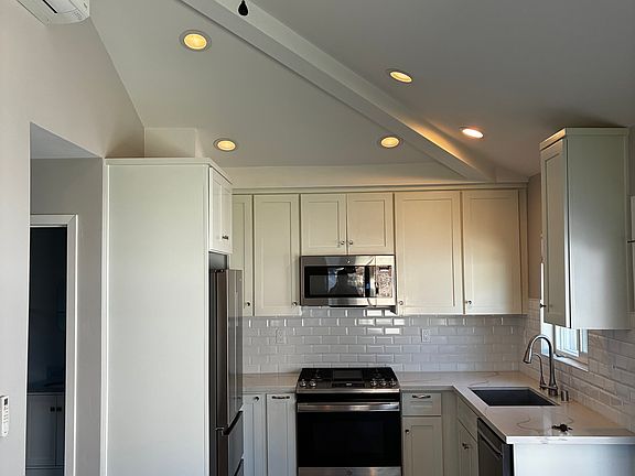 3rd image of 5821 O St