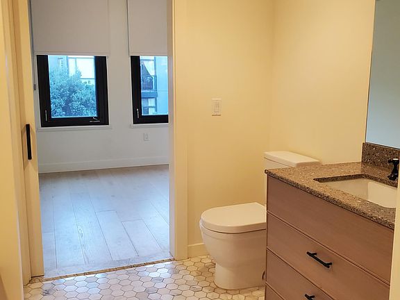 5th image of 1598 Bay St Unit 305
