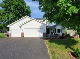 700 Rucks Farm Rd, Delano, MN 55328