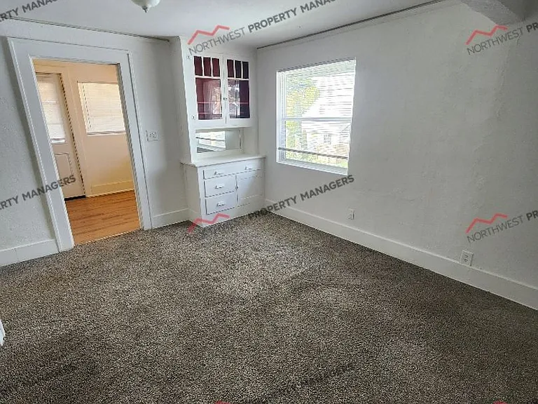 409-411 S Silver St #15 — Photo 3
