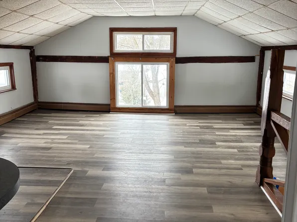 106 Gibson Ln, Edinboro, PA