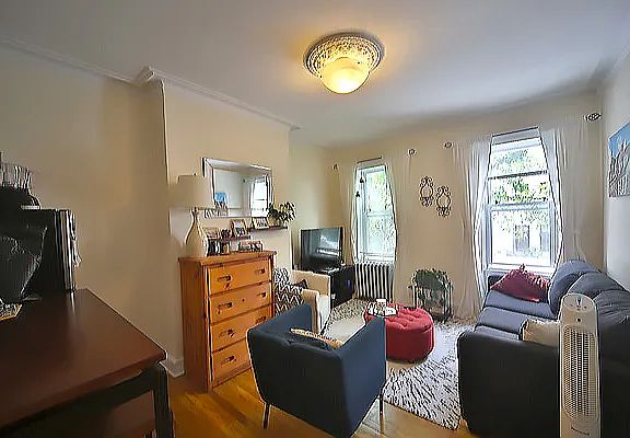 3rd image of 606 2nd St #4F