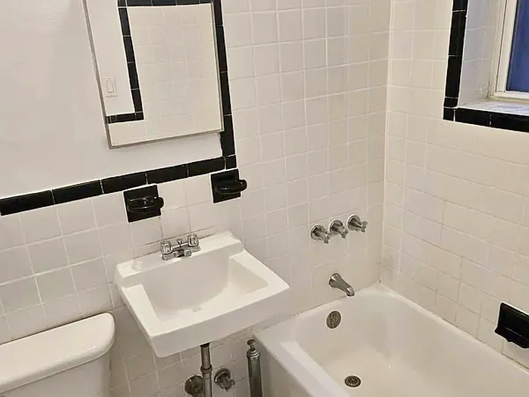 441 E 83rd St #4B — Photo 5