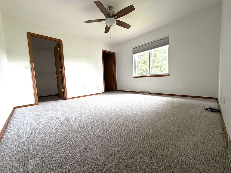 1217 Glacier Hill Dr — Photo 11
