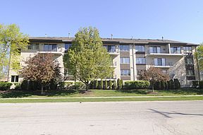 2nd image of 4560 W 93rd St APT 1B