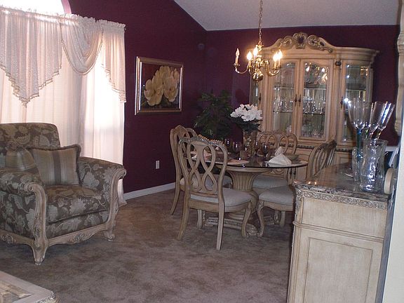 5th image of 10590 Steeplechase Dr
