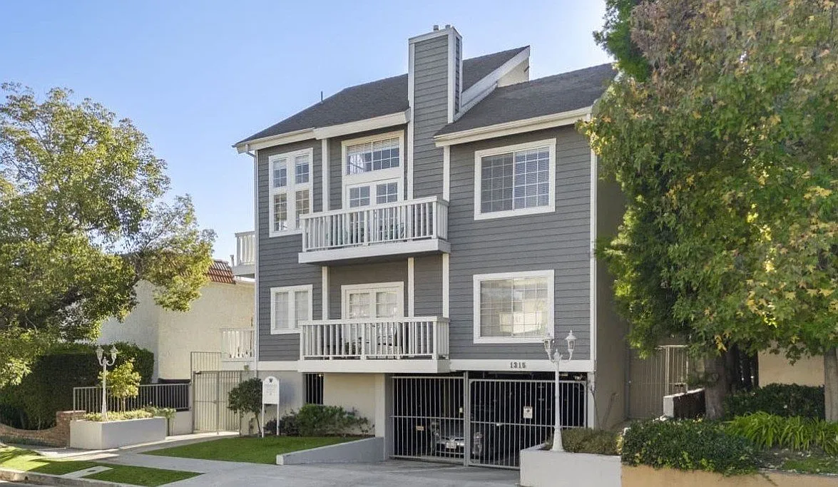 Carmelina Lofts — Photo 1