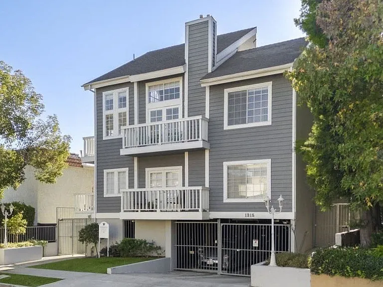 Carmelina Lofts — Photo 1