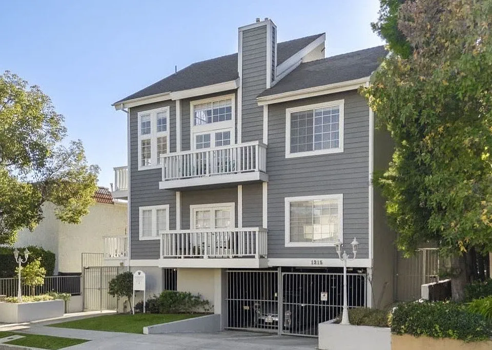 Carmelina Lofts