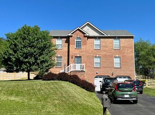 25 Giant Oak Dr, Baden, PA