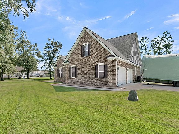 3rd image of 1305 British Dr