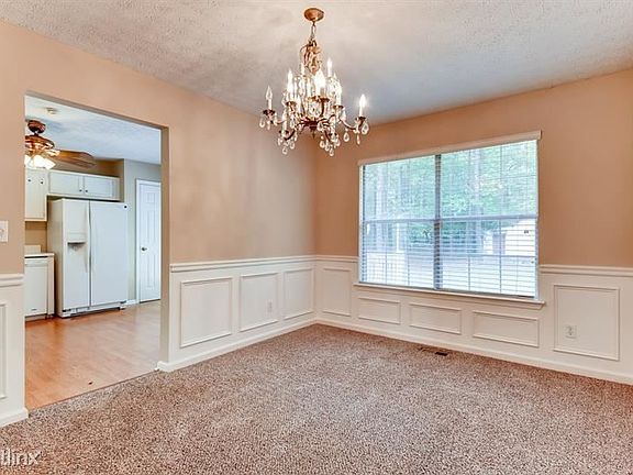 3rd image of 5118 Forest View Trl