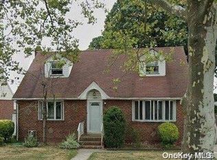 108 Danzig Pl, Valley Stream, NY 11580