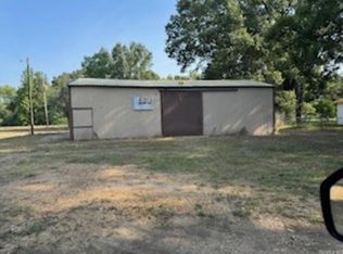 108 Oak St, Camden, AR 71701