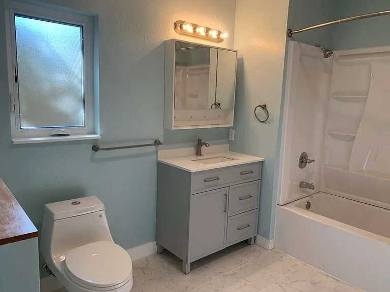 135 Vancouver Ave — Photo 6