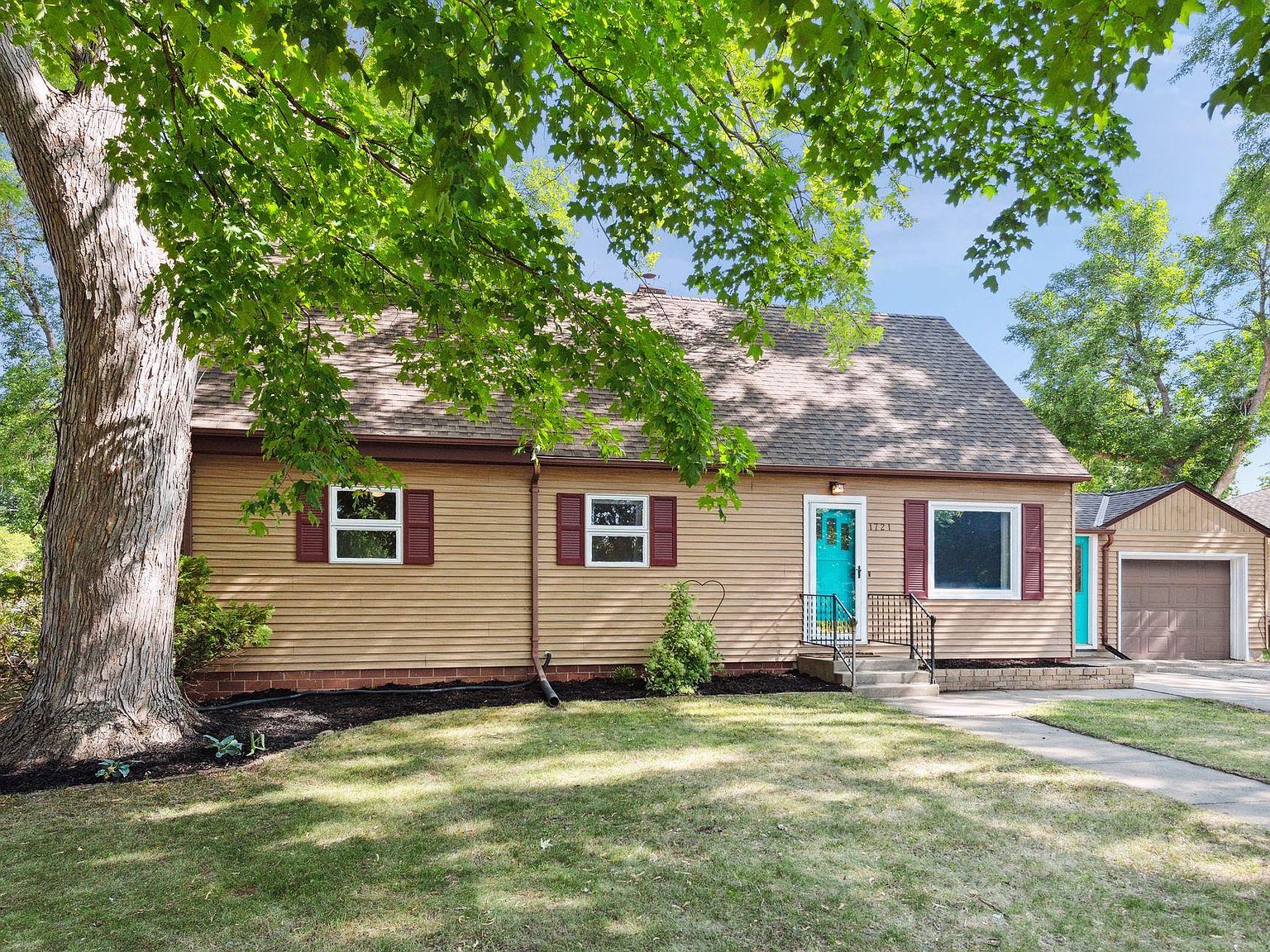 1721 15th St E, Glencoe, MN 55336 Zillow