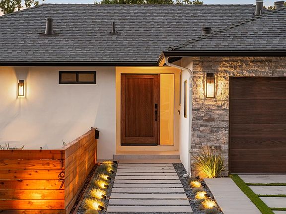3rd image of 1167 Lynn Way