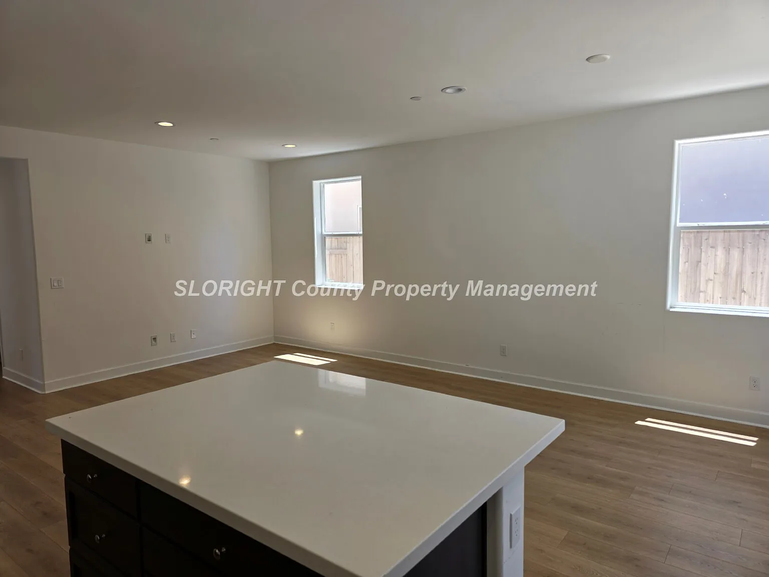 4 bed, 2.5 bath, $4,900 — Photo 4