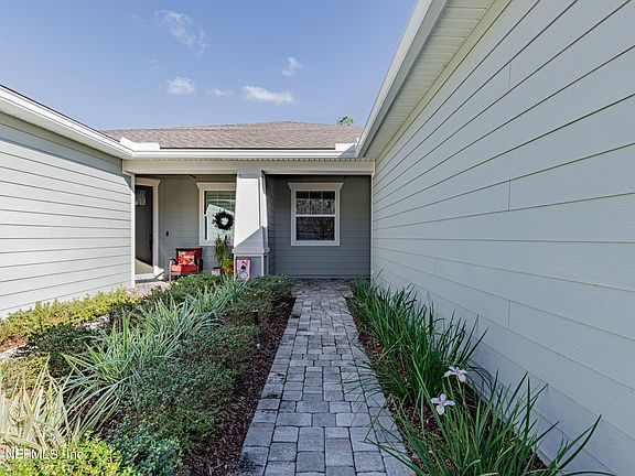 5th image of 88 BROADHAVEN Drive