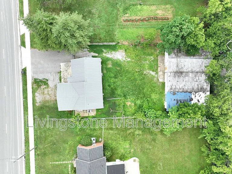 872 W Albert Gallatin Ave — Photo 38