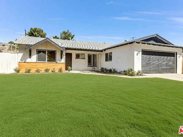 23335 Schoolcraft St, West Hills, CA 91307