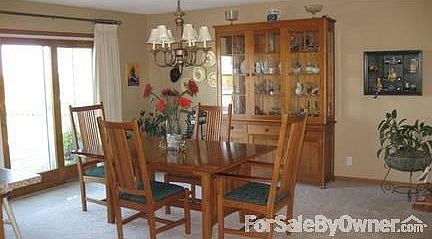 Formal Dining w/slider to deck