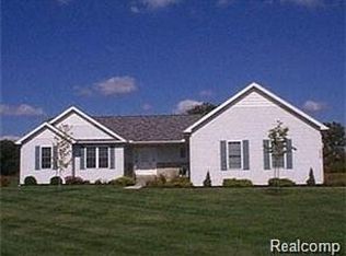 3808 Emmaus Ln, Howell, MI 48855