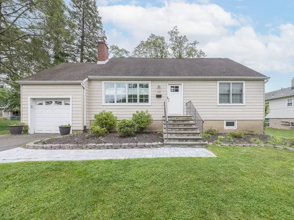 129 Lt Cox Drive, Pearl River, NY 10965