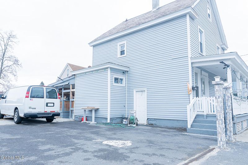4th image of 2 Bigelow Avenue