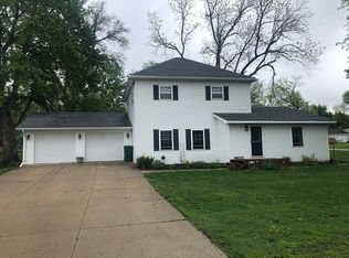 407 NE 2nd St, Ogden, IA 50212