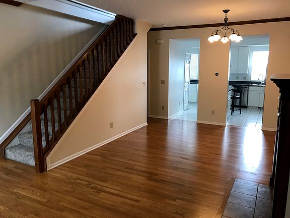 2nd image of 789 NW C Blvd