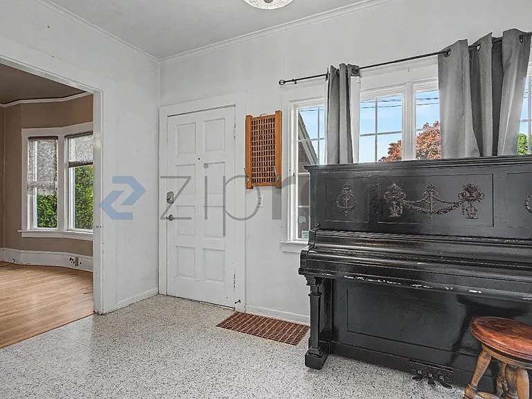 8612 SW 20th Ave — Photo 7