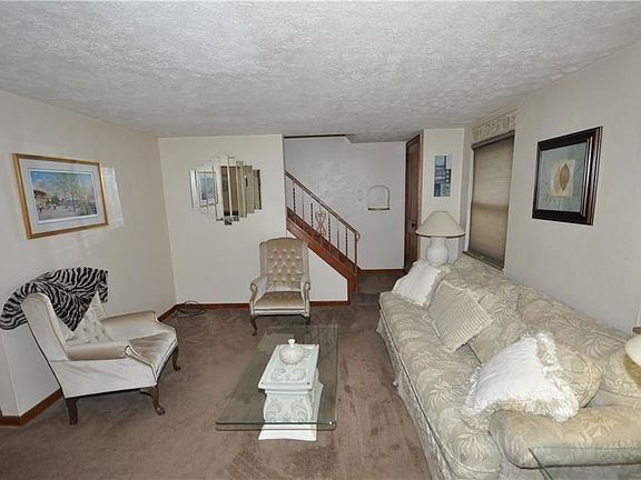 3rd image of 137 Sunrise Dr