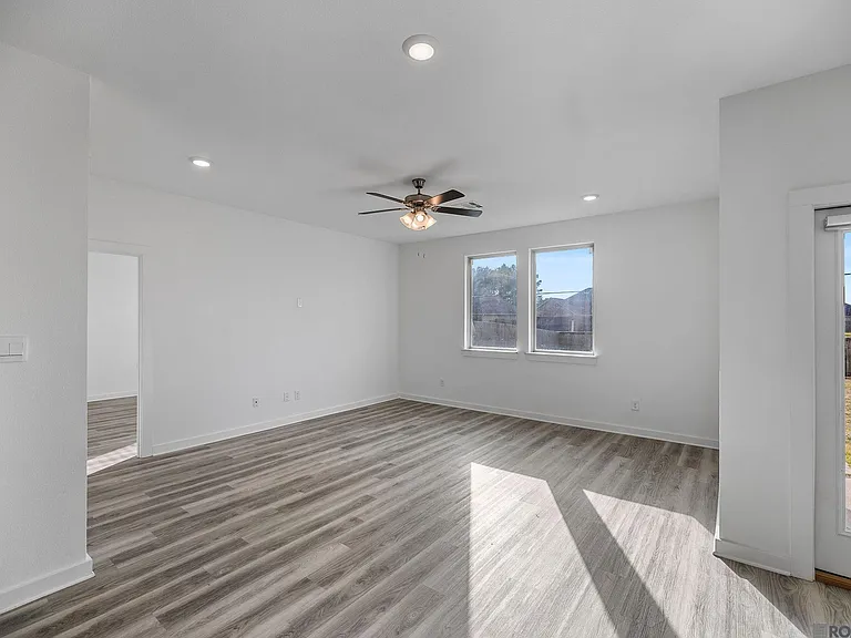 12856 Silverbell Ave — Photo 5