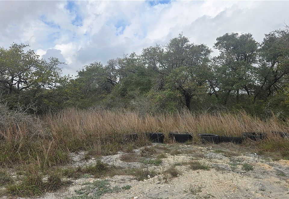 2nd image of 824 Alcala Rd