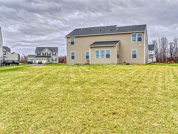 4th image of 6030 Amber Dr