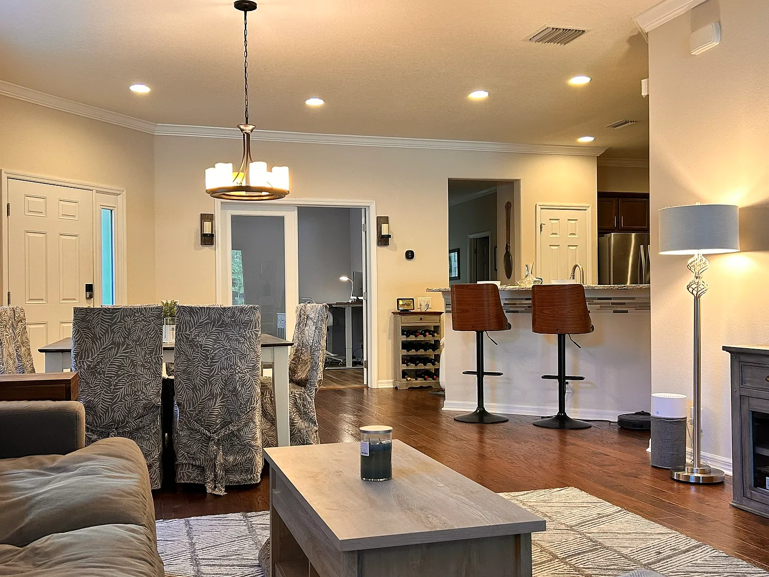 2 bed, 1714 sqft, $3,900 — Photo 4