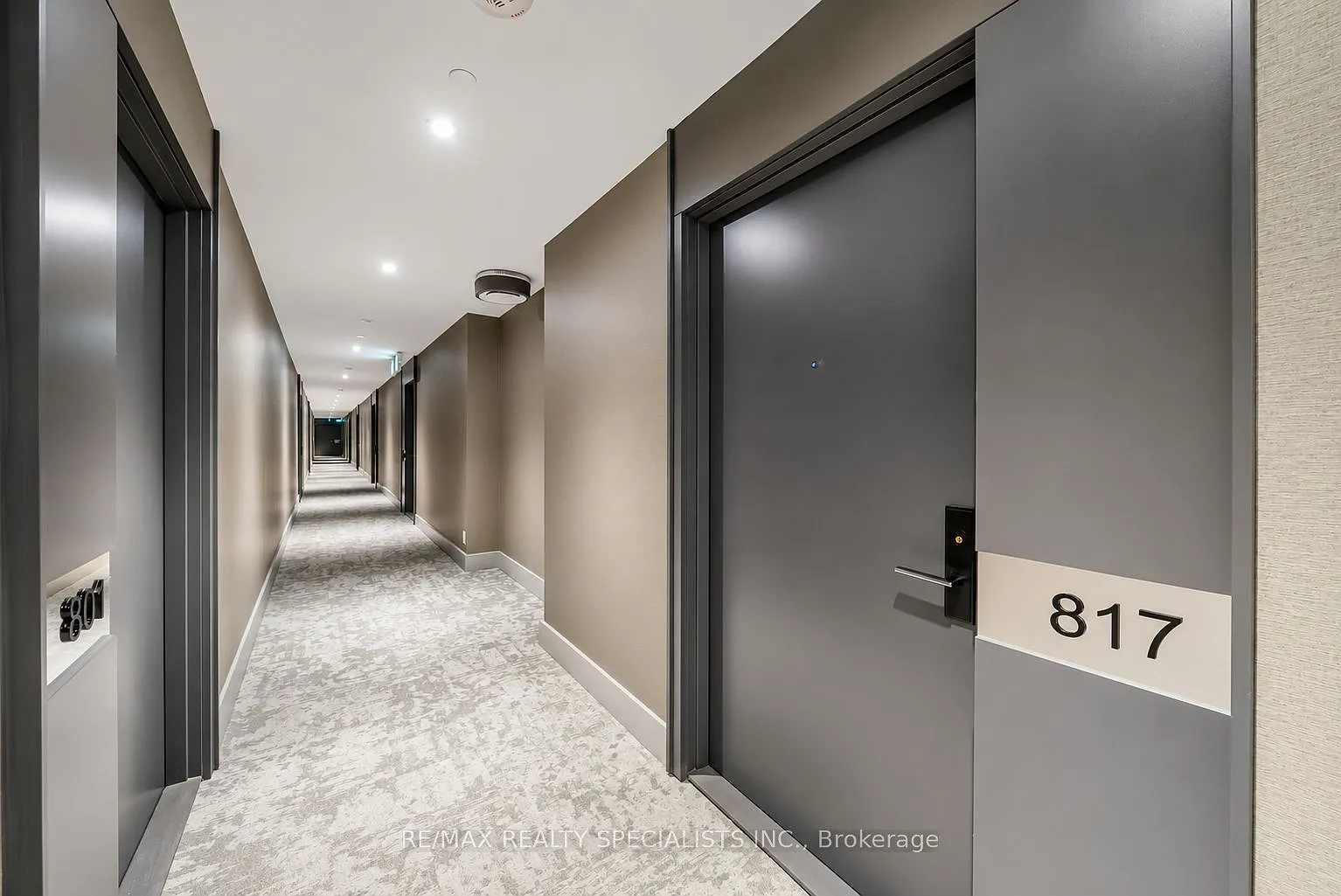 Xo2 Condos — Photo 3
