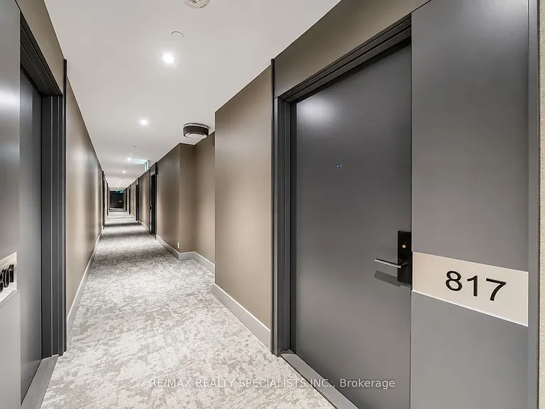 285 Dufferin St #817 — Photo 3