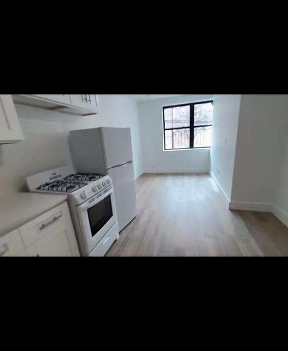 2nd image of 998 Findlay Ave #2A