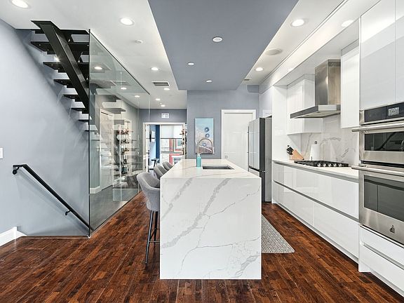 5th image of 1516 Cambridge St APT 2