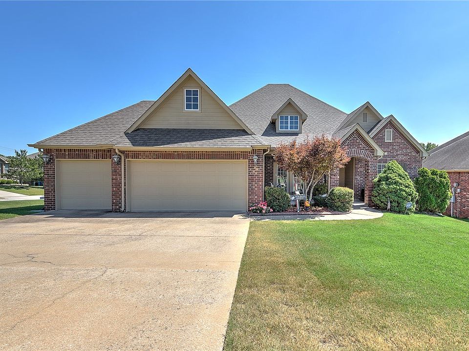 1st image of 3701 SW Kestrel Dr