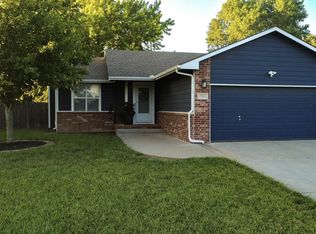 324 Victoria Rd, Newton, KS 67114