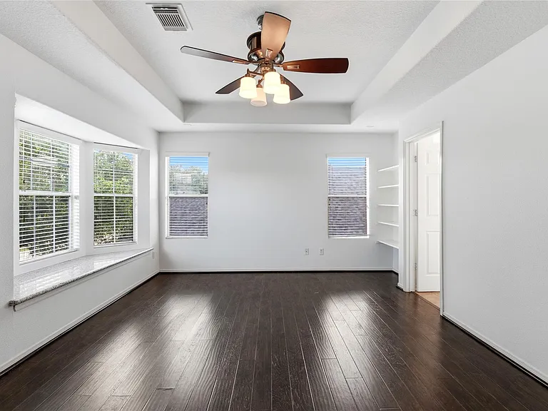 18427 Grove Brook Ln — Photo 27
