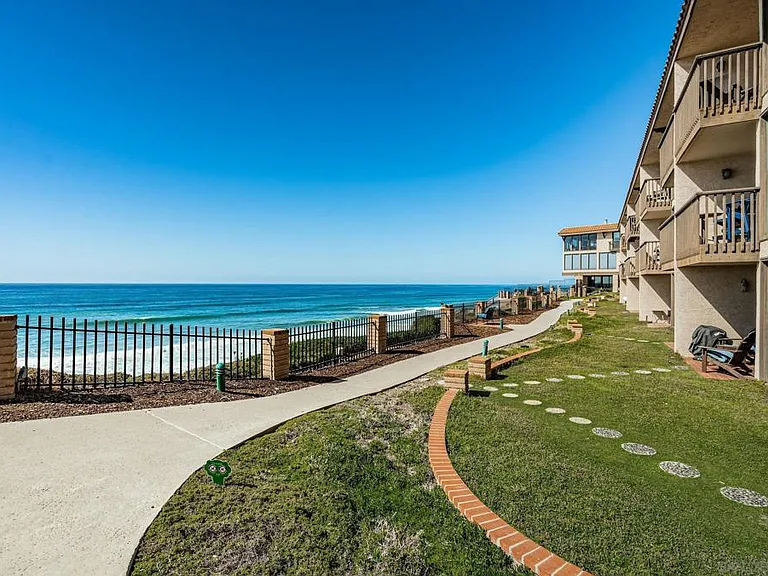 190 Del Mar Shores Ter #58 — Photo 36