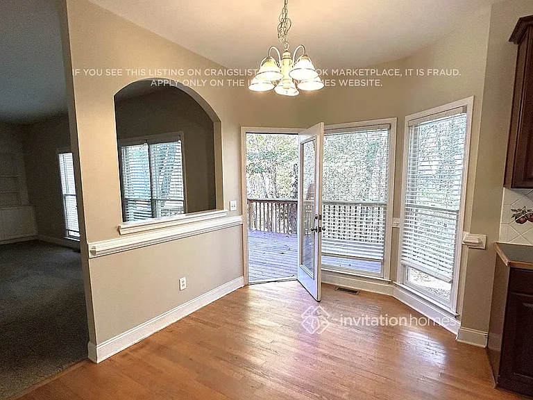 504 Woodbrook Ln — Photo 8