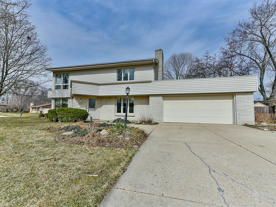 1st image of 12860 W Brentwood Dr
