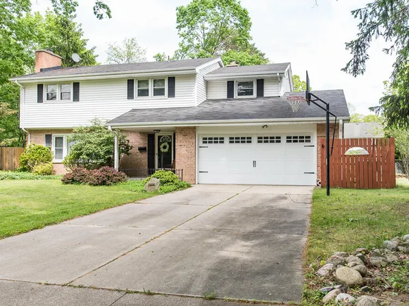 2707 Lomond Dr, Kalamazoo, MI 49008