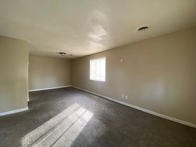 1792 Wildrose St — Photo 3