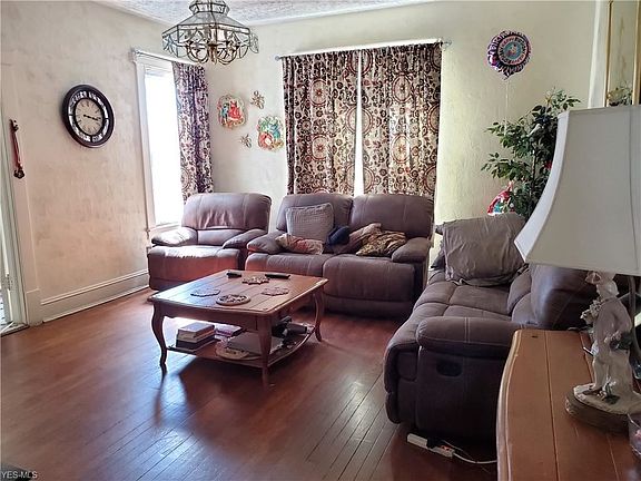 3rd image of 1821 E 31st St